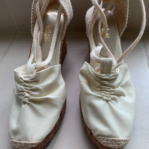 White Canvas Wedge Shoes With Ankle Ties Size 8 - Picture 4 of 9
